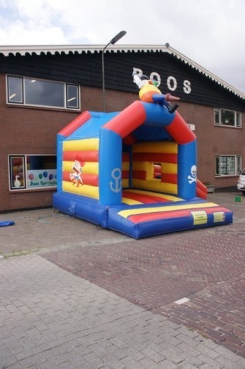 Springkussen Zeerover met glijbaan